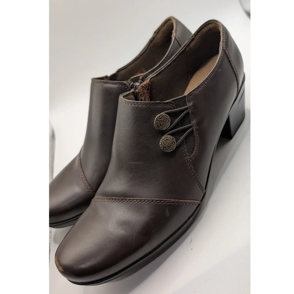 Clarks‎ Emslie Warren Shooties Brown Leather Ankle Booties Block Heel Size 9.5